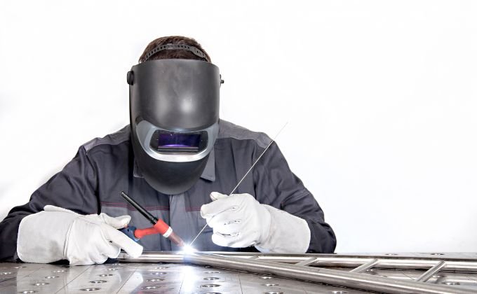 Kamelo Welding Gloves: Natural Raw Materials, Industrial-Grade Protection Kamelo Welding Gloves: Natural Raw Materials, Industrial-Grade Protection
